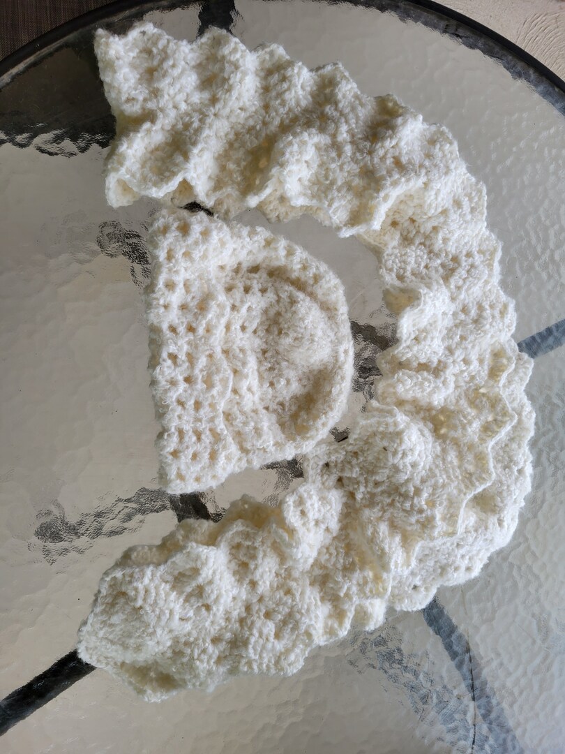 hand crocheted extra soft and comfortable matching hat and long scarf scarf is 92